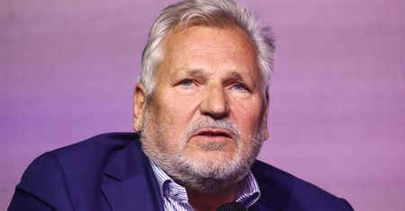 "Chodzi o oplucie Tuska". Ostre słowa Kwaśniewskiego u Olejnik
