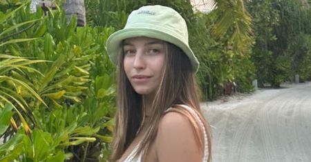Julia Wieniawa w białym bikini ładuje baterie na Malediwach (FOTO)