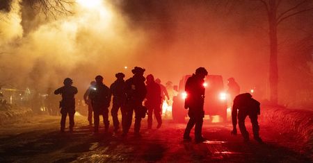 Minnesota wygląda jak pole bitwy. Trump może mieć problem wygrać ją politycznie [OPINIA]