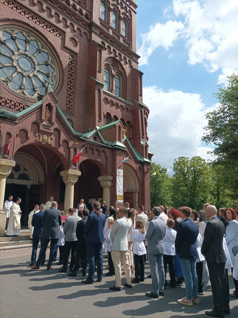 Uroczystość I Komunii Św. w parafii pw. św. Ludwika Króla i Wniebowzięcia NMP w Katowicach, 11.05.2025.