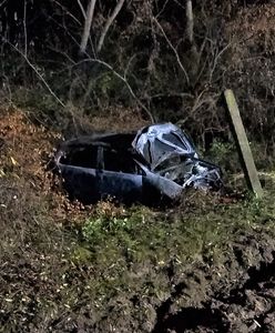 Wypadek w Darowicach. Nastolatki uwolniły się z płonącego auta