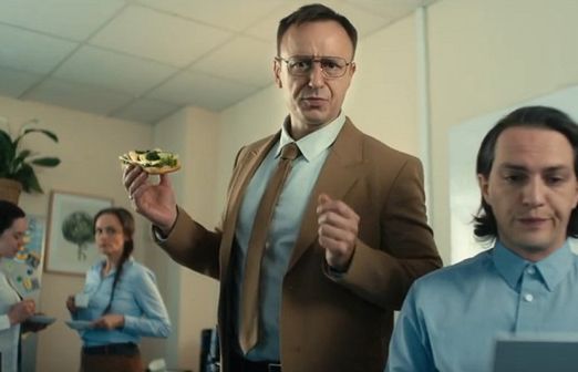 Samozwańczy kandydat na króla Polski reklamuje ser Królewski