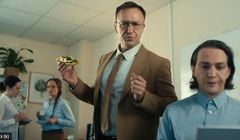 Samozwańczy kandydat na króla Polski reklamuje ser Królewski