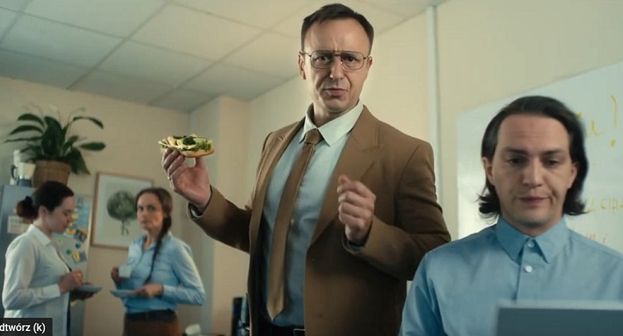 Samozwańczy kandydat na króla Polski reklamuje ser Królewski