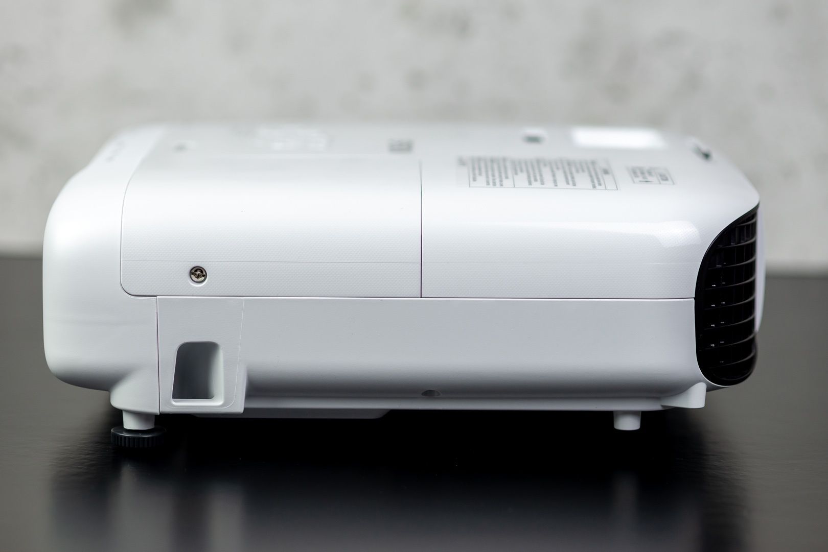 Epson EB-FH52 boczna ścianka