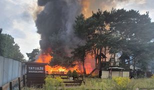 Pożar w Gdańsku. Dym i ogień przy deptaku na molo