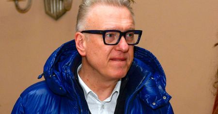 Nabrał wszystkich. Po latach przyznał, kim była jego "żona"