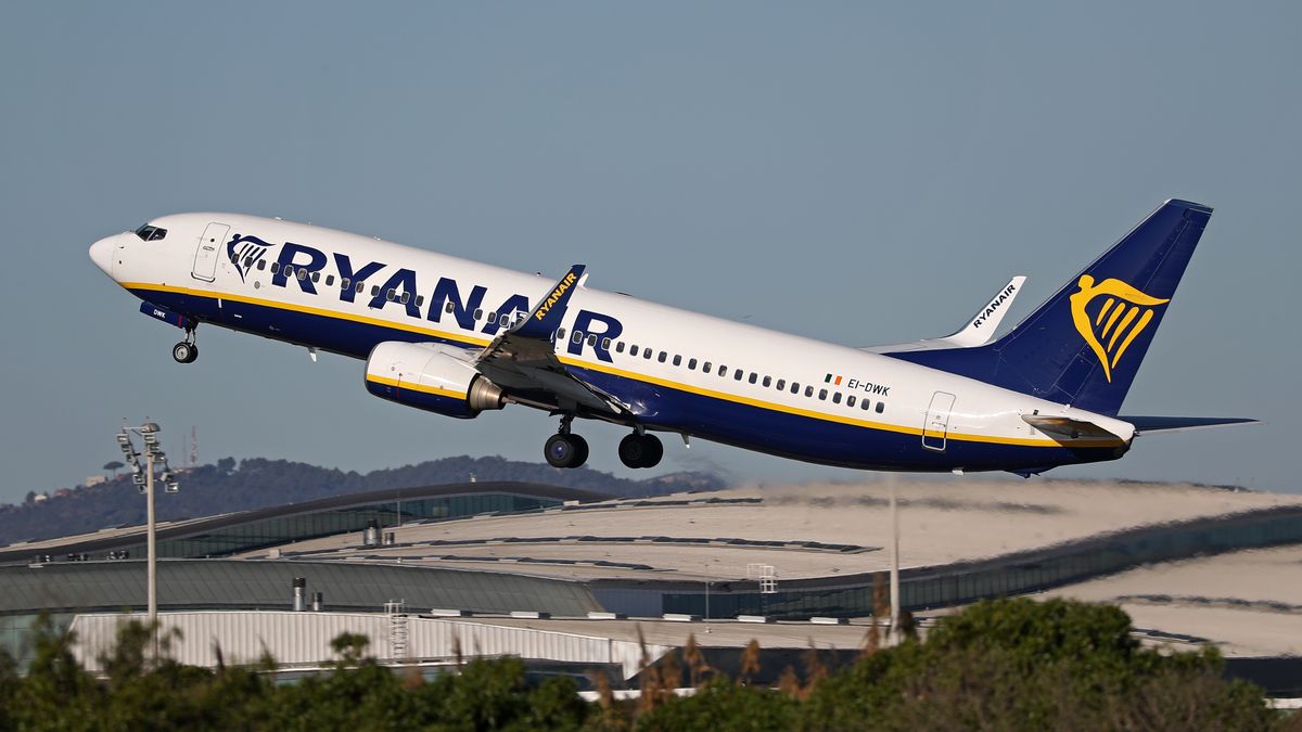 A Boeing 737-8AS from Ryanair takes off from Barcelona airport in Barcelona, Spain, on January 6, 2023. (Photo by JoanValls/Urbanandsport/NurPhoto via Getty Images) (Photo by Urbanandsport/NurPhoto via Getty Images)