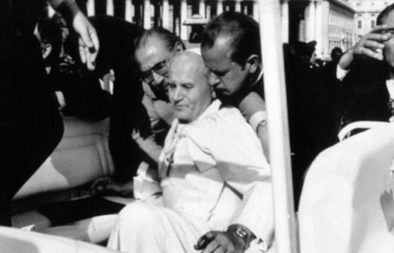 Koncert „Modlę  się i przebaczam”, transmisja mszy i dokument „Zamach” w 40. rocznicę zamachu na Jana Pawła II w TVP