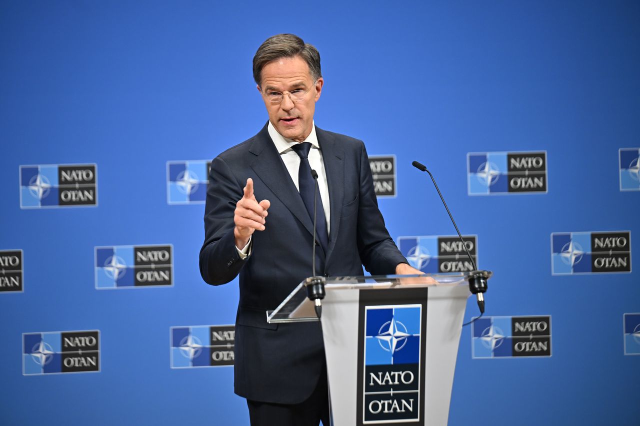 Incydenty z udziałem rosyjskich samolotów. Rutte stawia sprawę jasno