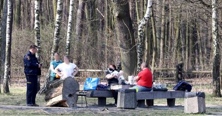 Jak uniknąć mandatu w majówkę. Wszystko, co trzeba wiedzieć o grillowaniu