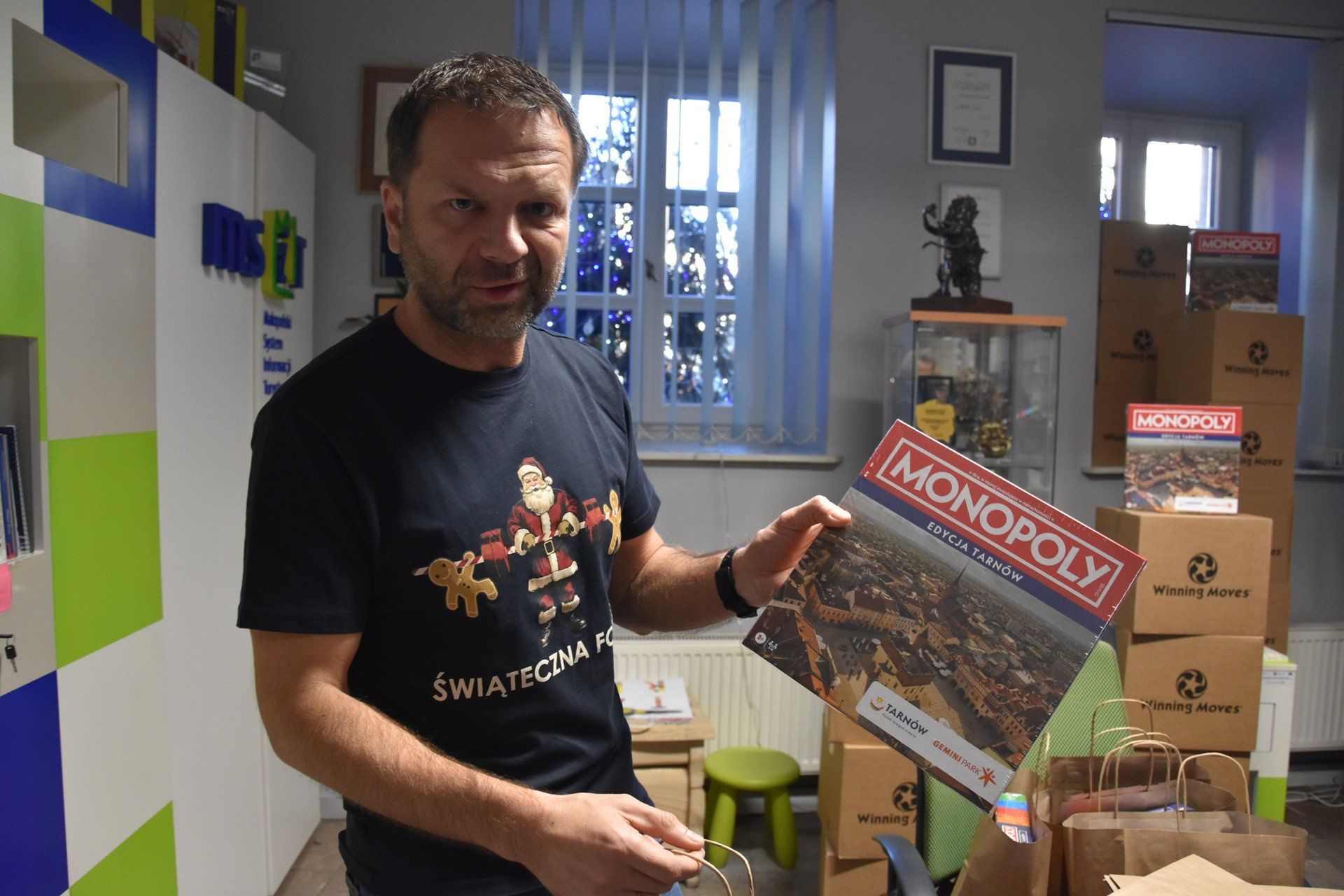 W dniu premiery po Monopoly z Tarnowem w roli głównej trzeba było postać w długiej kolejce