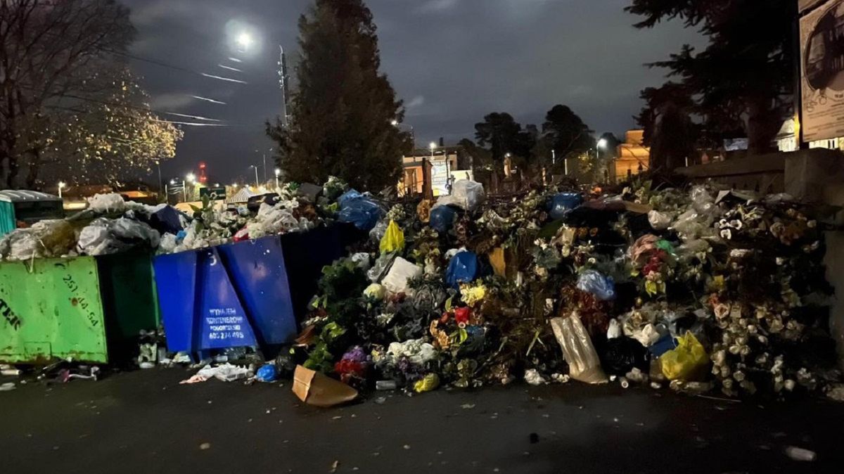 Pokazała zdjęcie z cmentarza. "Sytuacja jest skandaliczna". 