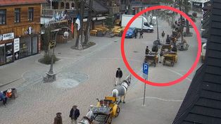 1 maja o poranku. Taki widok na Krupówkach. Komentarz zbędny