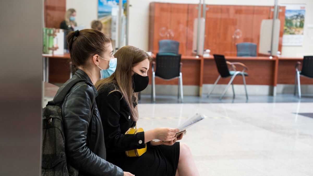 Wniosek o dowód można złożyc osobiście.