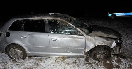 Makabryczny wypadek. Auto dachowało, nie żyje 21-latek