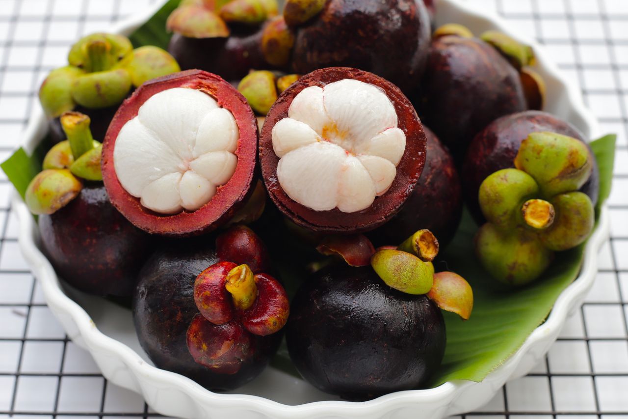 Mangosteen fruits should be consumed within a few days of being picked.