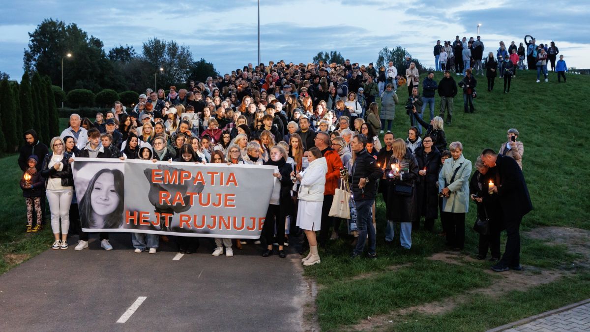 Marsz milczenia dla 16-letniej Julii, która odebrała sobie życie