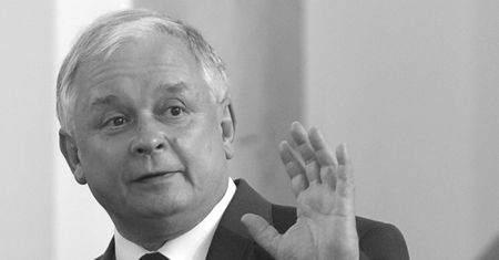Kabaret poniża Lecha Kaczyńskiego: "WEŹ SPIER*****!"