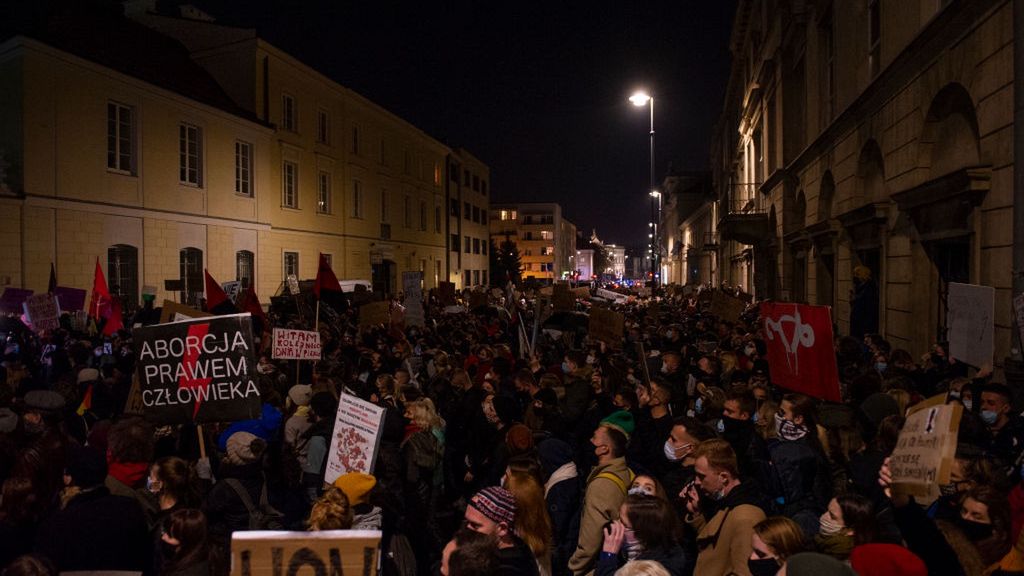 Biura partlamentarzystów Prawa i Sprawiedliwości w Białej Podlaskiej zdewastowane