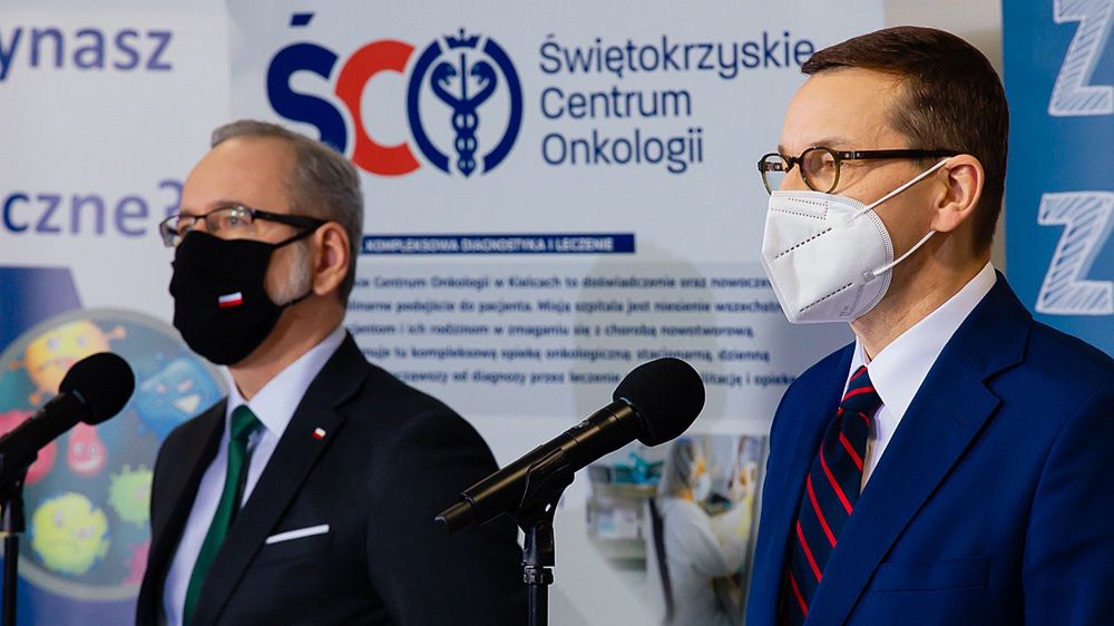Minister zdrowia Adam Niedzielski i premier Mateusz Morawiecki