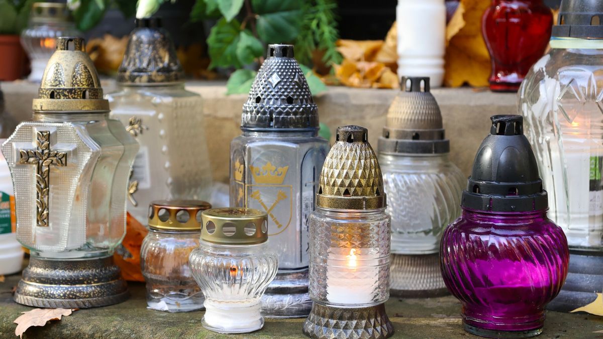 Przygotowania do Wszystkich ?wi?tych
10.2025. Krakow. Cmentarz Rakowicki. Coraz wiekszy ruch na cmentarzach, zbliza sie dzien Wszystkich Swietych. Fot. Mateusz Kotowicz/REPORTER
Mateusz Kotowicz/REPORTER