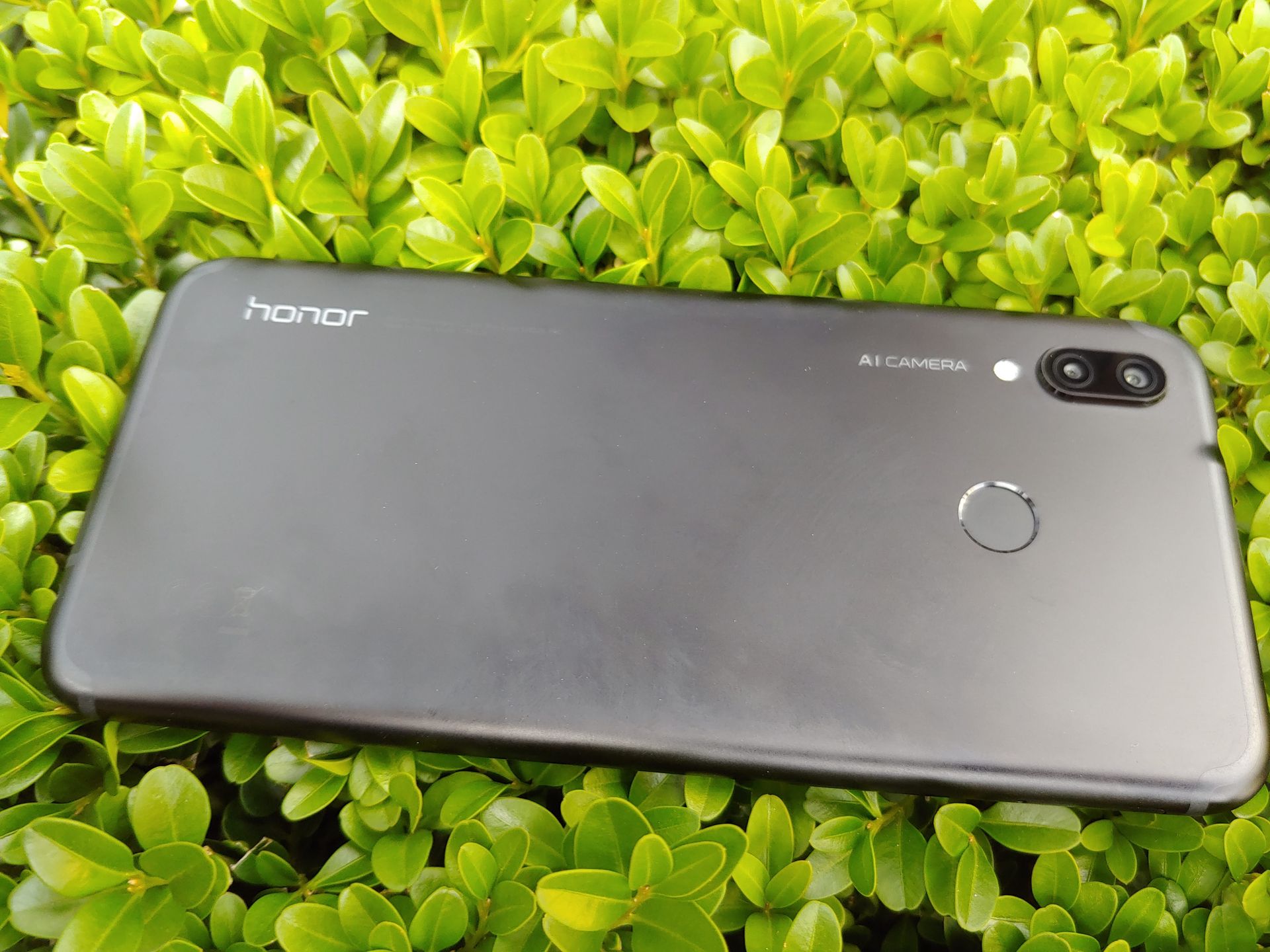 Najtańszy smartfon z flagową specyfikacją. Honor Play wchodzi do Polski 8