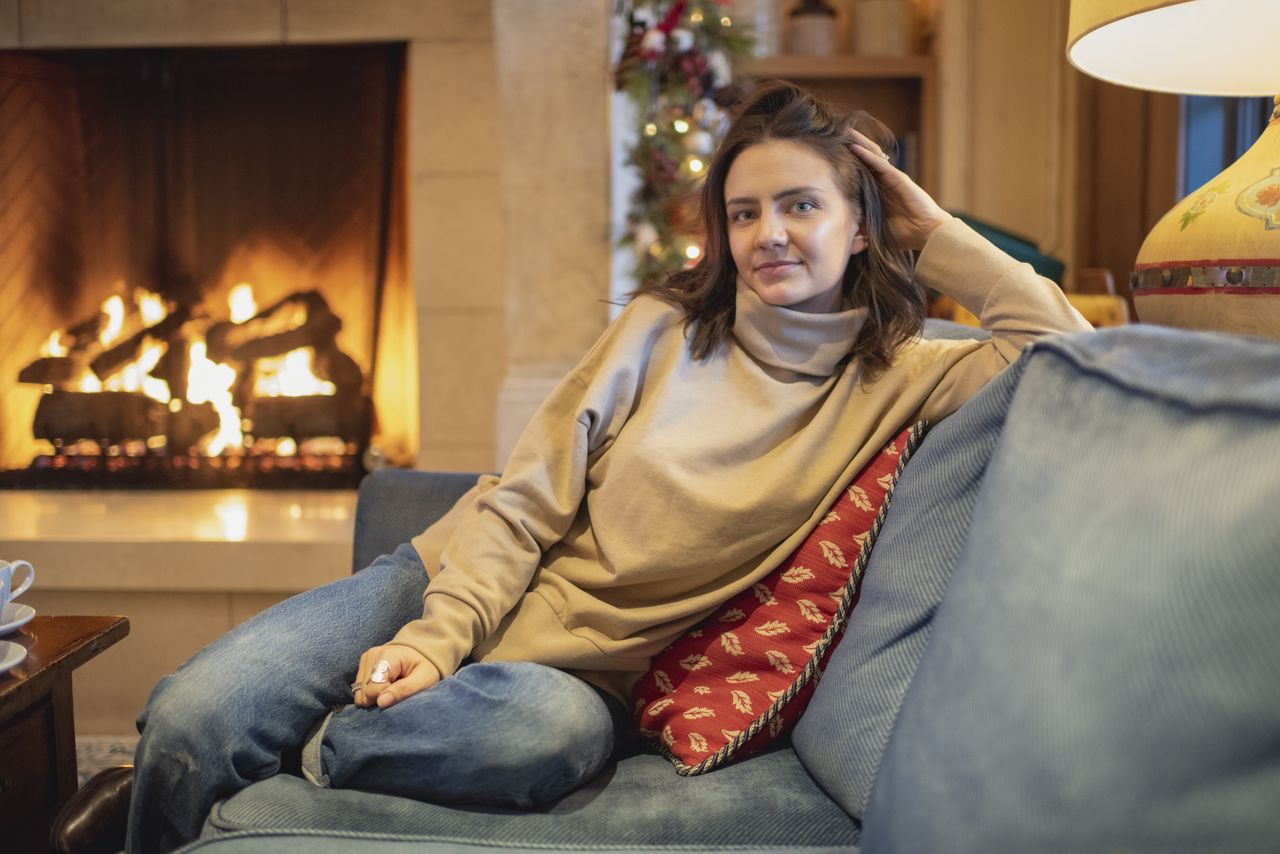 Świąteczny sweter, jeans i karnawałowa sukienka - oto najczęstsze błędy w stylizacjach świątecznych