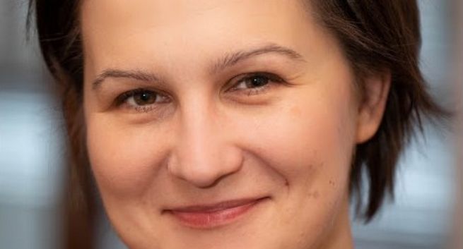 Katarzyna Kozłowska to świetna szefowa tabloidu. „Fakt” łagodnieje, ale nie wobec polityków (opinie)