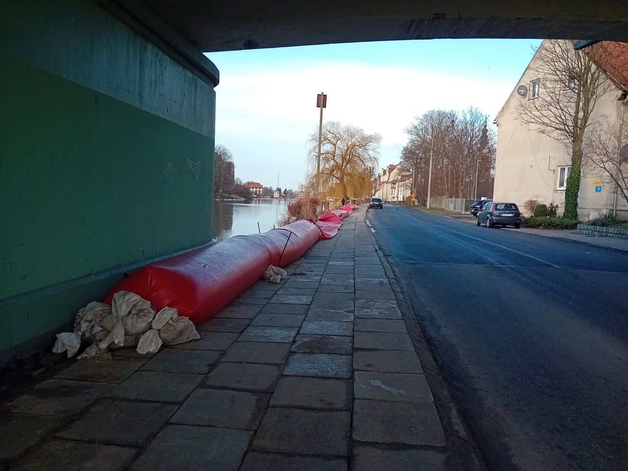 Cofka postraszyła kurorty. Naukowiec wyjaśnia, na czym polega