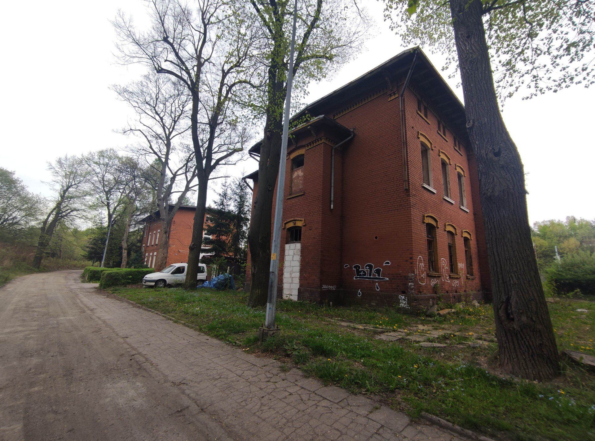 Nocny pożar przy dworcu Wałbrzych Fabryczny