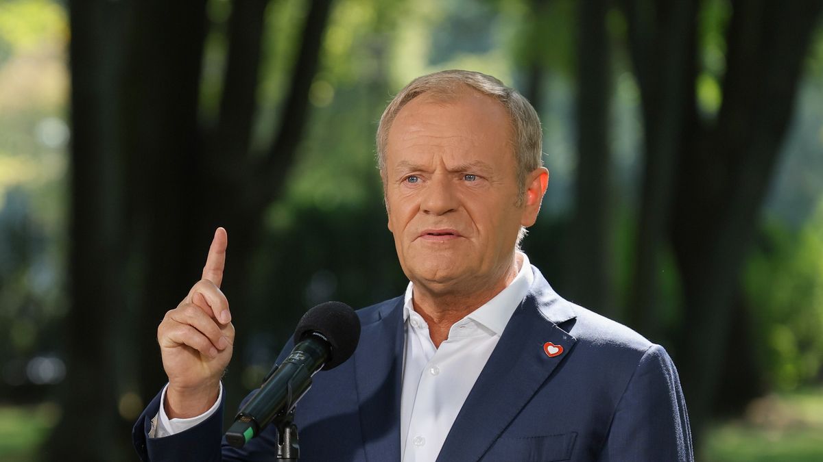 Premier Donald Tusk podczas konferencji prasowej