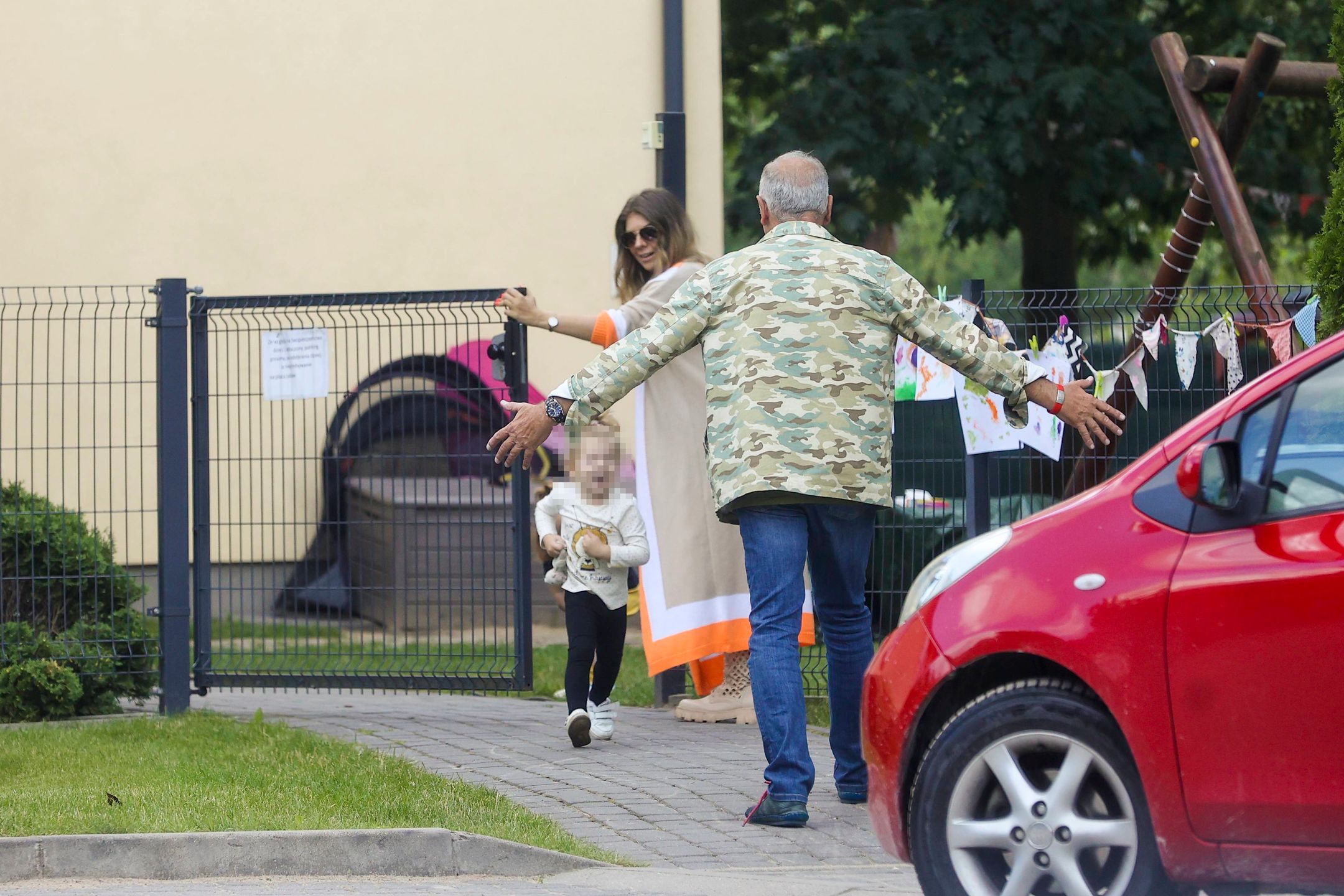 Karol Strasburger z żoną i córką