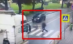 Prawie go zmiótł. Uciekł w ostatniej chwili przed TIR-em