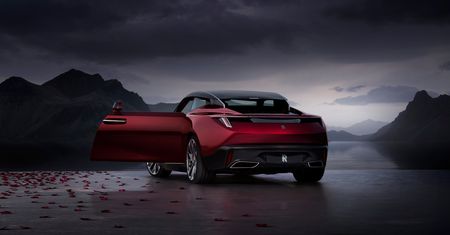 Pierwszy taki Rolls-Royce. Powstaną jedynie cztery egzemplarze