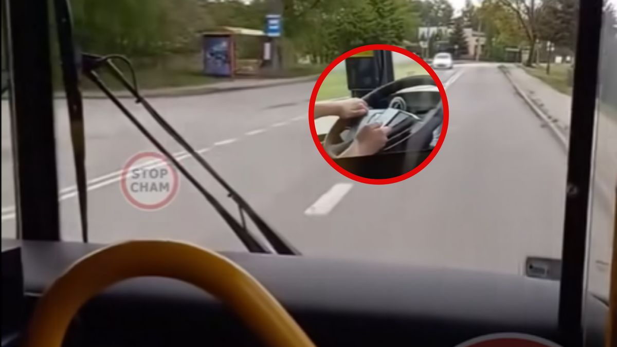 Z telefonem w dłoni przewoził pasażerów.