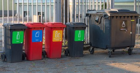 Warszawa, a czystość koszy. "Śmieci usuwane do 5 razy na dobę"