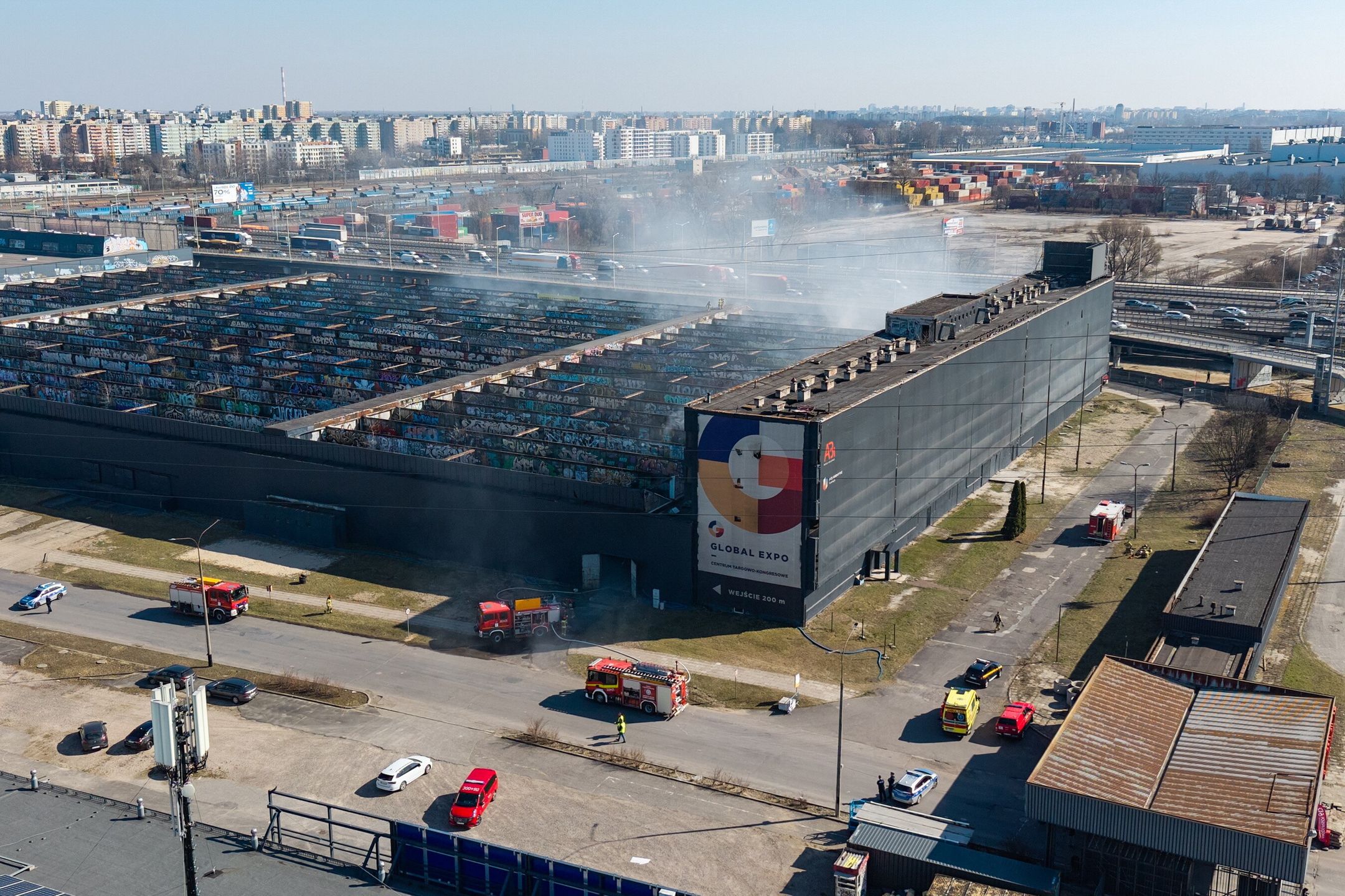 Pożar w hali przy Modlińskiej 6D w Warszawie
