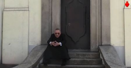 Kuria zdjęła z kapelana narodowców zakaz, ale postawiła mu warunek
