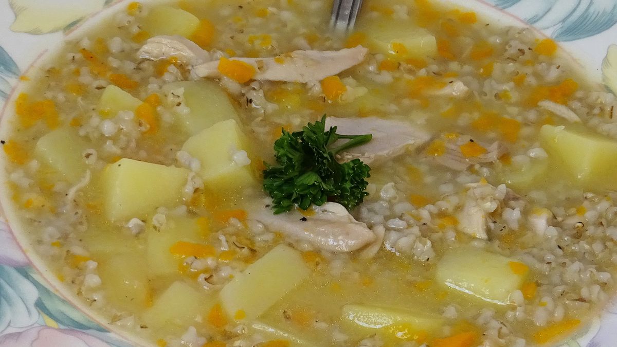 Krupnik na kurczaku – prosty przepis