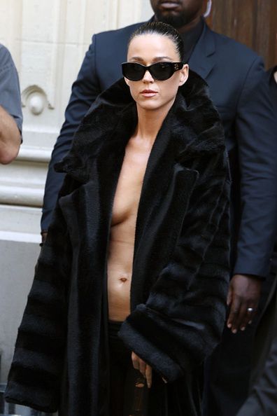 Balenciaga: Outside - Paris Fashion Week - Haute Couture Fall/Winter 2024-2025PARIS, FRANCE - JUNE 26: Katy Perry attends the Balenciaga Haute Couture Fall/Winter 2024-2025 show as part of Paris Fashion Week on June 26, 2024 in Paris, France. (Photo by Neil Mockford/GC Images)Neil Mockfordbestof, topix