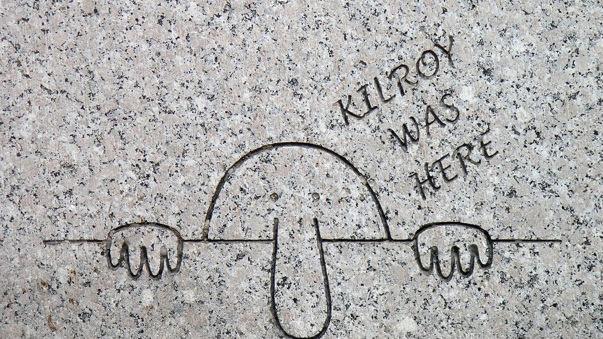 Kilroy Was Here na Pomniku II Wojny Światowej w Waszyngtonie