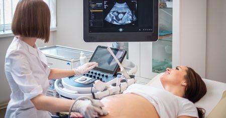 25 tydzień ciąży – kalendarz ciąży. Waga dziecka, wielkość brzucha