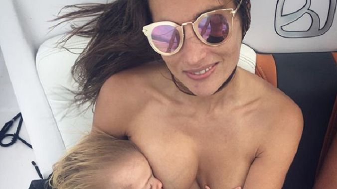 karmienie piersią w miejscu publicznym 