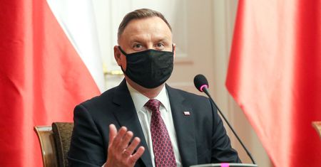 Szczepionka na COVID. Prezydent zaprasza premiera na spotkanie