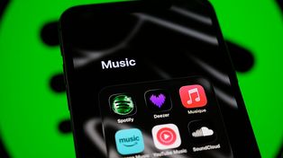 USA: Pierwszy taki wyrok. Wyłudził 8 mln dol. na streamingu muzyki AI
