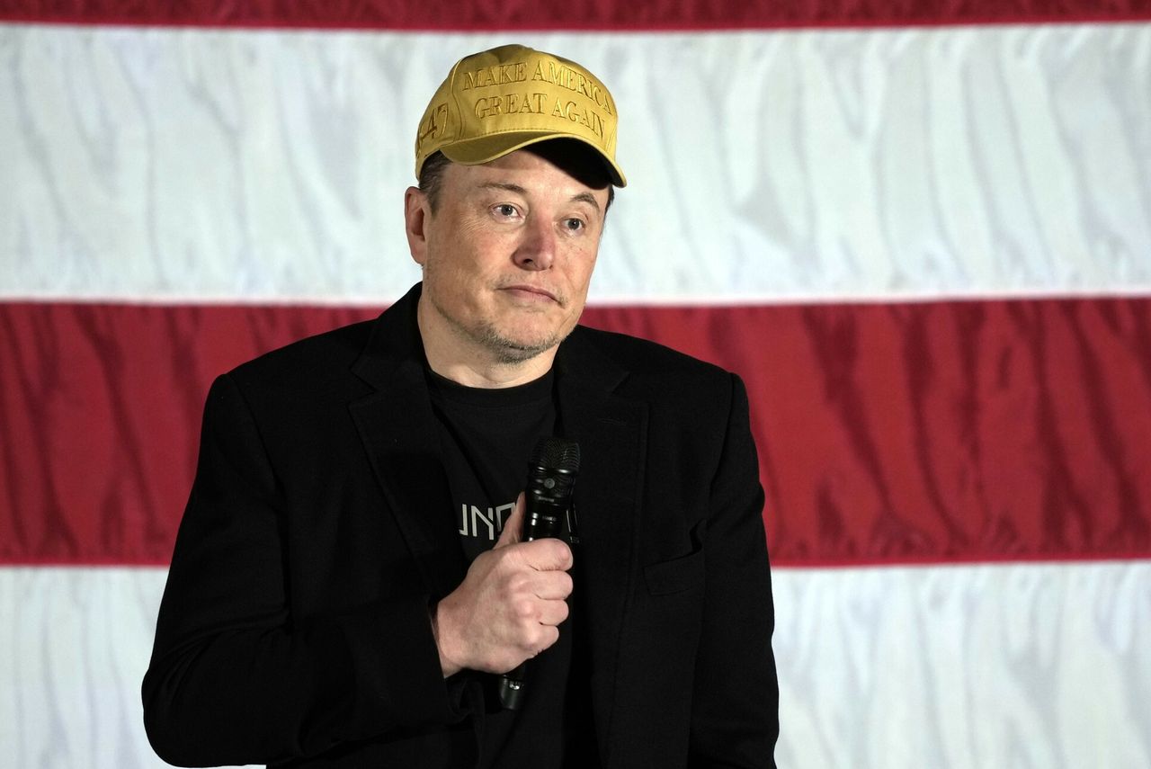 Elon Musk supports Donald Trump's campaign