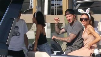 Victoria Beckham i dziewczyna jej syna dokazują w króliczych uszach podczas wielkanocnego rejsu na jachcie wartym miliony