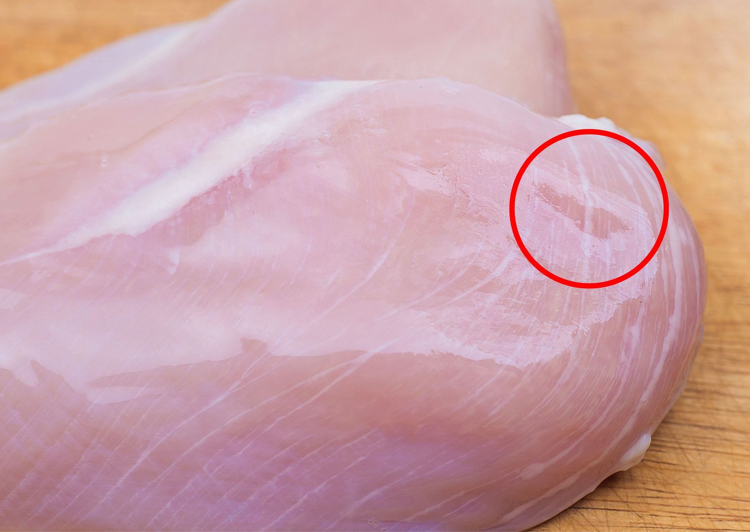 Widzisz na piersi z kurczaka? W sklepie omijaj szerokim łukiem