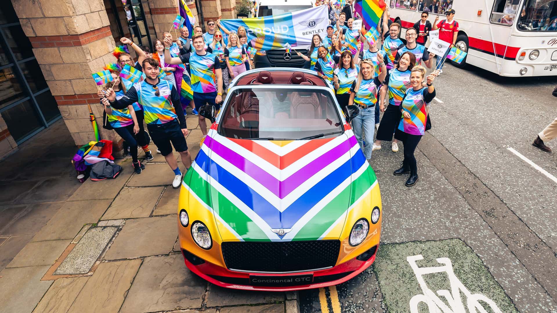Bentley Continental GTC podczas Manchester Pride